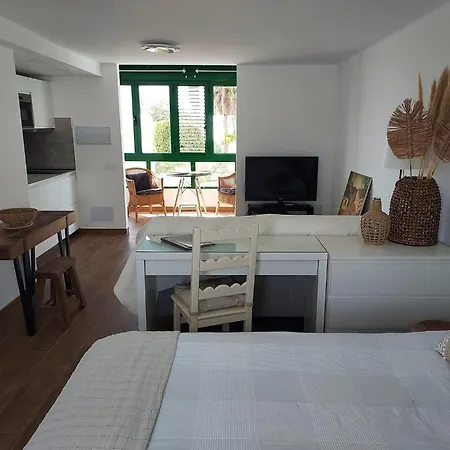 Hestia * Puerto del Carmen (Lanzarote)