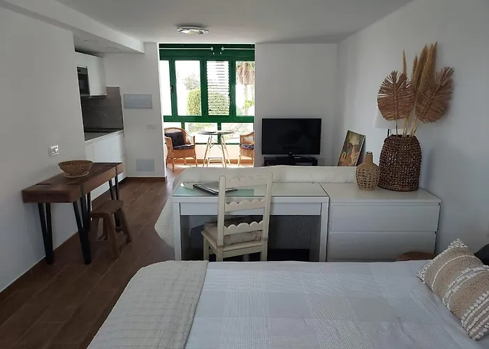 Hestia * Puerto del Carmen (Lanzarote)